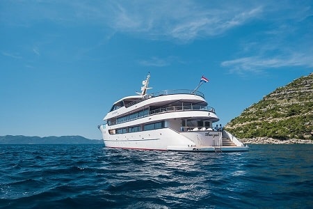 Blaue Reise Kroatien Schiffe - Cruiser Avangard